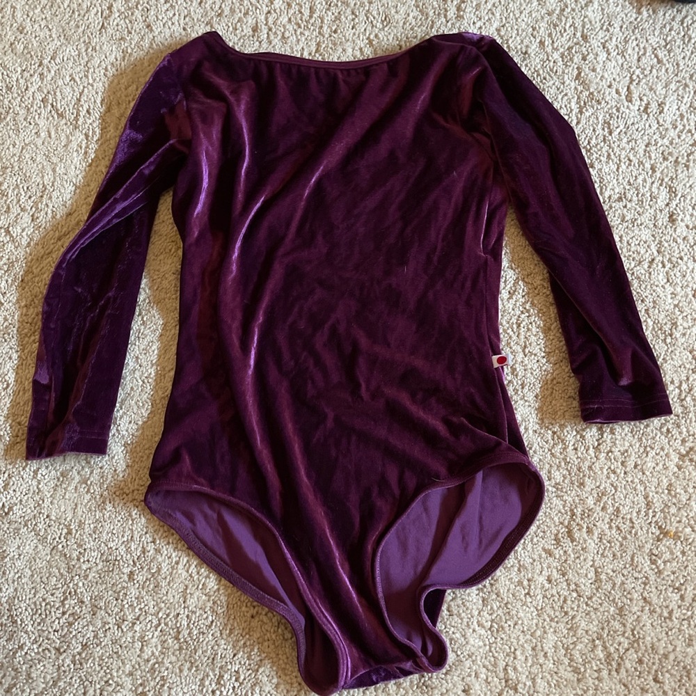Yumiko Grace Velvet Sofiane